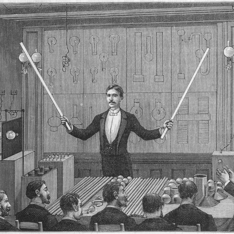 Die Abbildung zeigt einen Kupferstich mit Nikola Tesla der ein Experiment vorführt